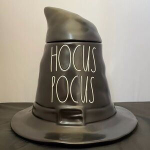 NEW Rae Dunn Halloween Seasonal Black Ceramic ‘HOCUS POCUS’ Cookie Jar Canister